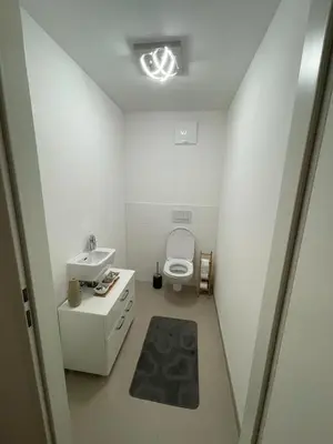 Ein Badezimmer in der Unterkunft Lovely 3 rooms apartment viena