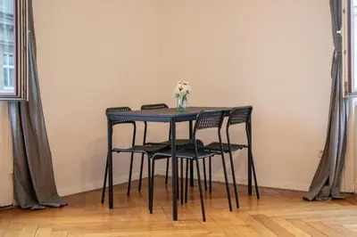 Grundriss der Unterkunft Lovely 2BR Apt, Near AKH, Perfect for short & Longstays