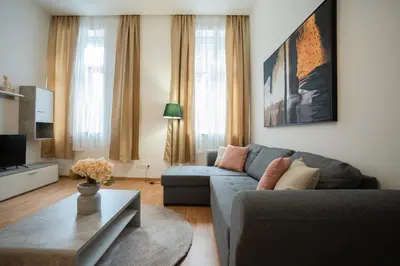 Ein Sitzbereich in der Unterkunft Apartment in the central area. 5 minute's walk to the Danube.