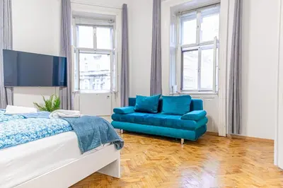 TV/Unterhaltungsangebot in der Unterkunft Comfy 2BR Apt for Up To 6P, Near Wiener Stadthalle
