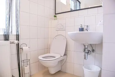 Ein Badezimmer in der Unterkunft Affordable 2BR Apt-Near Wiener Stadthalle