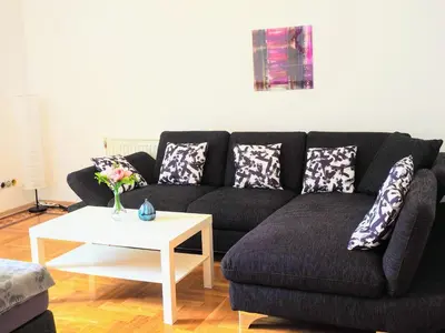 Ein Sitzbereich in der Unterkunft City Villa Schönbrunn Apartments - Contactless 24h Check-In