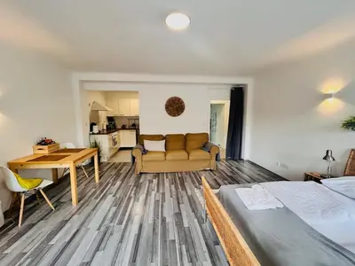 Küche/Küchenzeile in der Unterkunft Gemütliche Wohnung nähe Hauptbahnhof und Zentrum