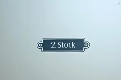 Ein Zertifikat, Auszeichnung, Logo oder anderes Dokument, das in der Unterkunft White Lotus Apartment ausgestellt ist
