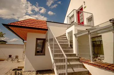 Das Gebäude in dem sich die Ferienwohnung befindet