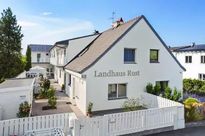 Das Gebäude in dem sich das Bed & Breakfast befindet