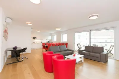 Ein Sitzbereich in der Unterkunft Central Riverside Residences