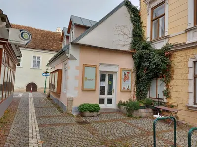 Das Gebäude in dem sich die Ferienwohnung befindet