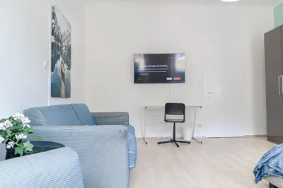 Grundriss der Unterkunft Inviting 2BR shared Apt - centrally located